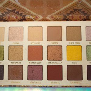 Sandstone Eyeshadow Palette